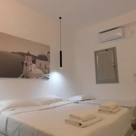 V Angelo Perissa (Santorini)